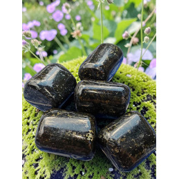 NUMITE / NUUMMITE – PIERRE...