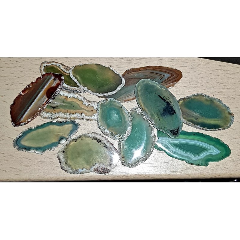 AGATE NATURELLE TEINTEE VERTE TRANCHE FINE 3/4 CM AGATE NATURELLE TEINTEE VERTE TRANCHE FINE 3/4 CM