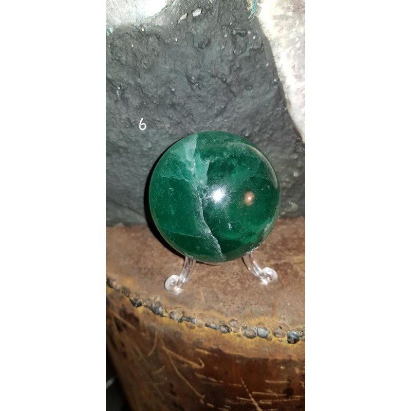 SPHERE DE FLUORITE VERTE 351 GR 52 MM